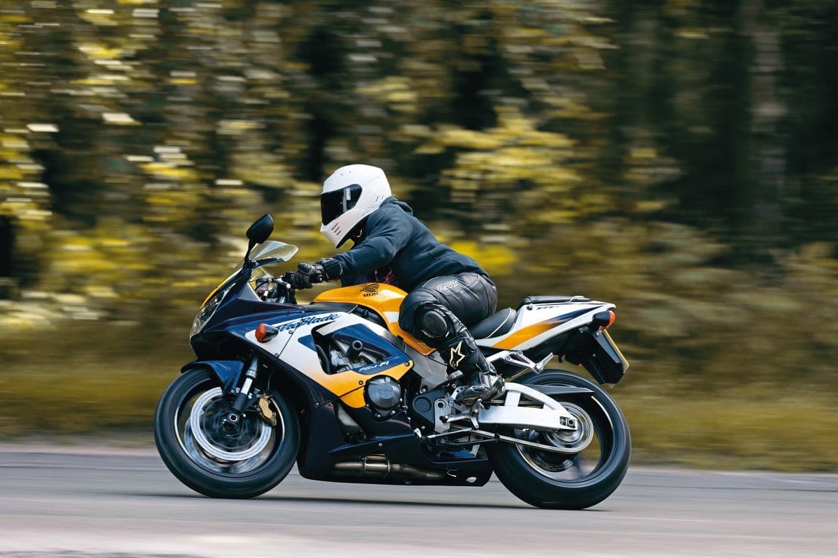 Test Ride: 2000 Honda CBR900RR FireBlade